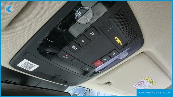 KIA CARNIVAL 9-SEATER NOBLESSE