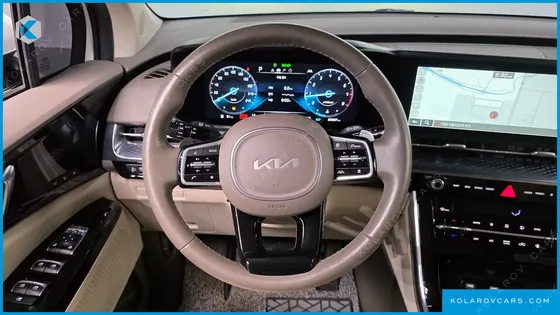 KIA CARNIVAL GASOLINE 7-SEATER HI-LIMOUSINE