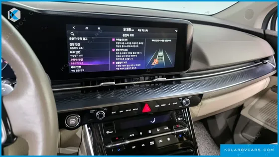 KIA CARNIVAL GASOLINE 7-SEATER HI-LIMOUSINE