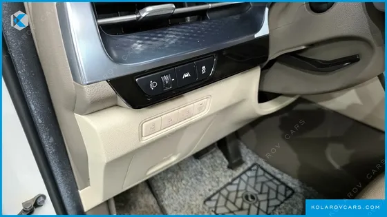 KIA CARNIVAL GASOLINE 7-SEATER HI-LIMOUSINE