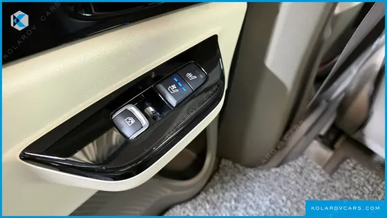 KIA CARNIVAL GASOLINE 7-SEATER HI-LIMOUSINE