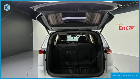 KIA CARNIVAL GASOLINE 7-SEATER HI-LIMOUSINE