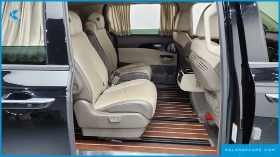 KIA CARNIVAL GASOLINE 9-SEATER HI-LIMOUSINE