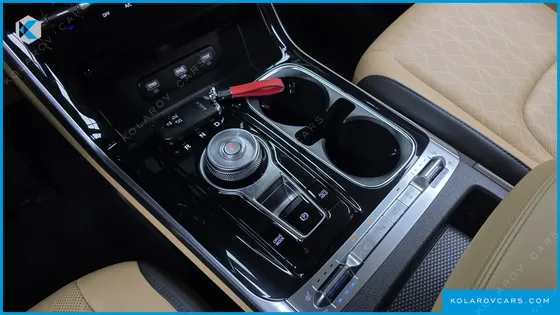 KIA CARNIVAL 9-SEATER NOBLESSE