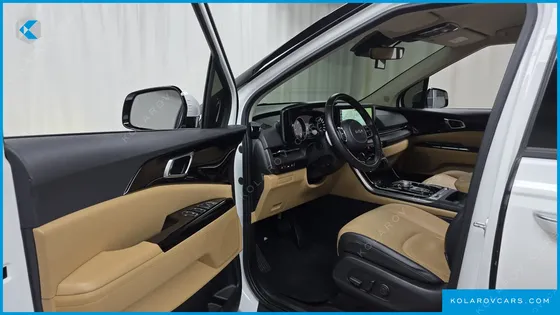 KIA CARNIVAL 9-SEATER NOBLESSE