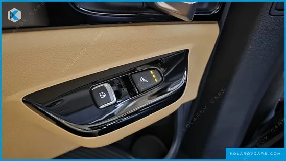 KIA CARNIVAL 9-SEATER NOBLESSE