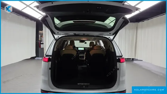 KIA CARNIVAL 9-SEATER NOBLESSE