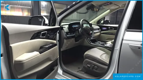 KIA CARNIVAL GASOLINE 9-SEATER HI-LIMOUSINE