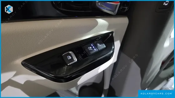 KIA CARNIVAL GASOLINE 9-SEATER HI-LIMOUSINE