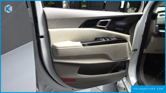KIA CARNIVAL GASOLINE 9-SEATER HI-LIMOUSINE