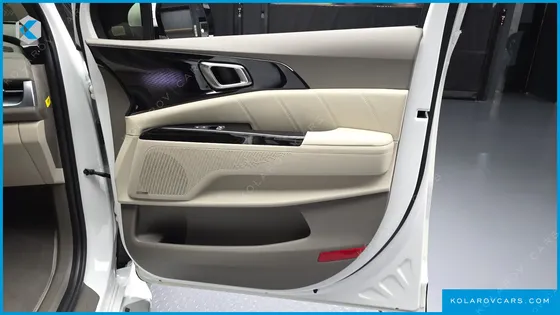 KIA CARNIVAL GASOLINE 9-SEATER HI-LIMOUSINE