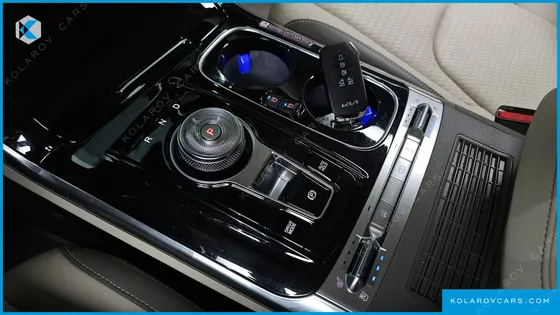 KIA CARNIVAL 9-SEATER HI-LIMOUSINE