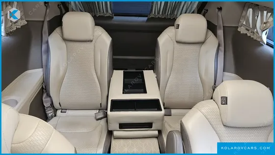 KIA CARNIVAL 9-SEATER HI-LIMOUSINE