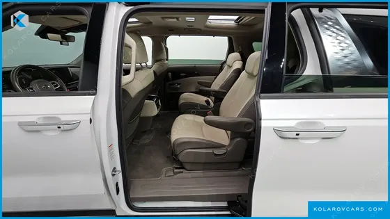 KIA CARNIVAL 9-SEATER SIGNATURE
