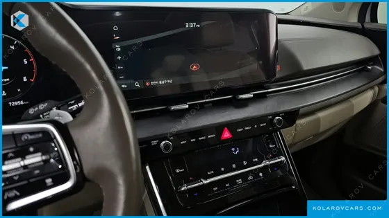 KIA CARNIVAL 9-SEATER SIGNATURE