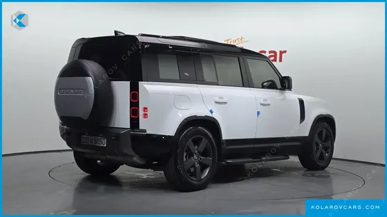 LAND ROVER DEFENDER 110 D300 X-DYNAMIC HSE