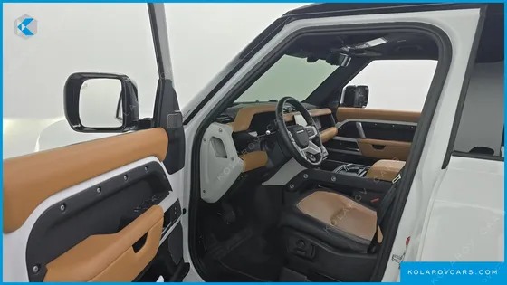 LAND ROVER DEFENDER 110 D300 X-DYNAMIC HSE