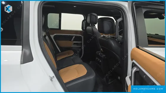LAND ROVER DEFENDER 110 D300 X-DYNAMIC HSE