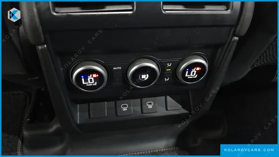 LAND ROVER DEFENDER 110 D300 X-DYNAMIC HSE
