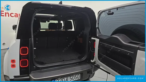 LAND ROVER DEFENDER 110 D300 X-DYNAMIC HSE