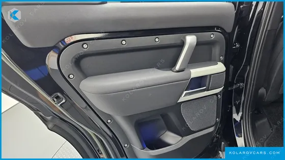 LAND ROVER DEFENDER 110 P300 X-DYNAMIC SE