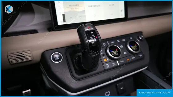 LAND ROVER DEFENDER 110 D300 HSE
