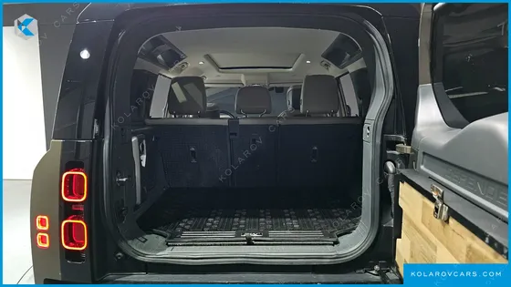 LAND ROVER DEFENDER 110 D300 HSE