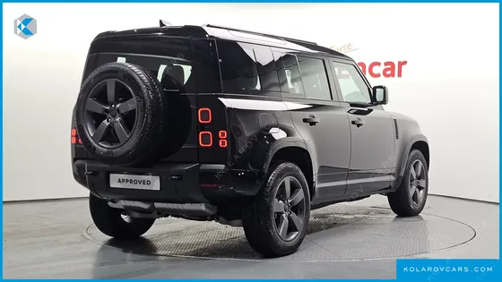LAND ROVER DEFENDER 110 D300 X-DYNAMIC HSE