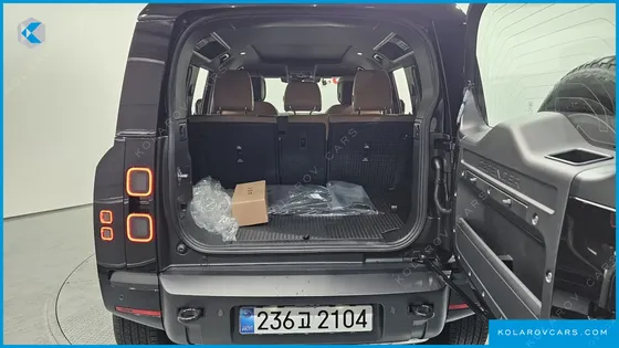 LAND ROVER DEFENDER 110 D300 X-DYNAMIC HSE