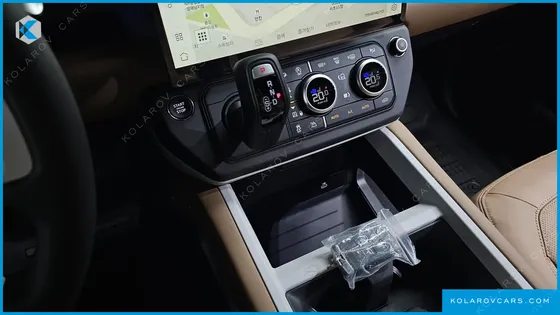 LAND ROVER DEFENDER 110 D300 X-DYNAMIC HSE