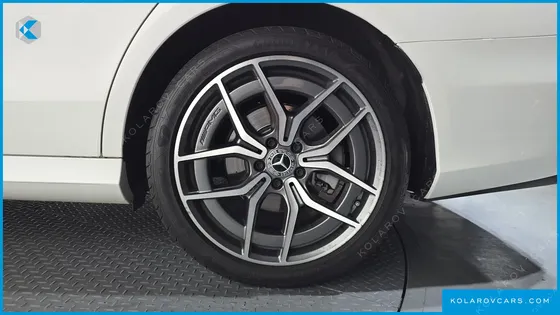 MERCEDES E-CLASS E220D 4MATIC AMG LINE