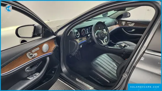 MERCEDES E-CLASS E300 4MATIC EXCLUSIVE