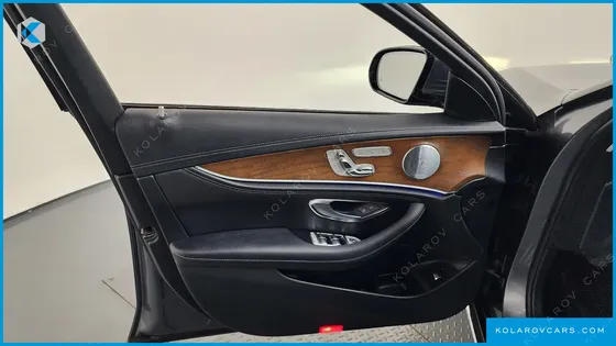 MERCEDES E-CLASS E300 4MATIC EXCLUSIVE