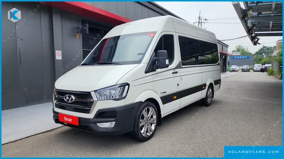 HYUNDAI SOLATI 15-SEATER