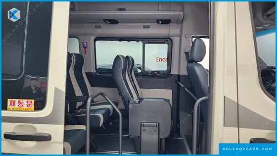 HYUNDAI SOLATI 15-SEATER