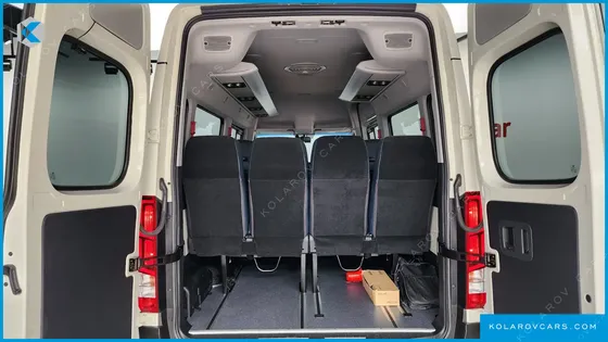HYUNDAI SOLATI 15-SEATER