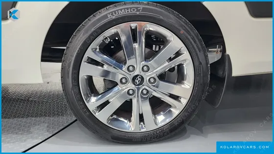 HYUNDAI SOLATI 15-SEATER
