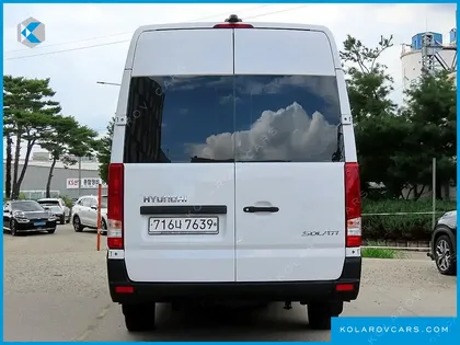 HYUNDAI SOLATI 15-SEATER