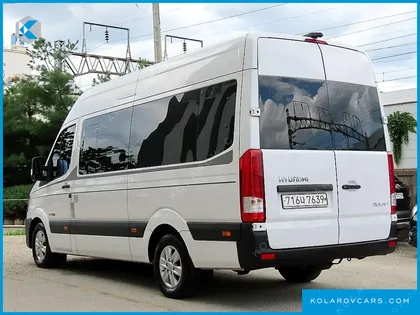 HYUNDAI SOLATI 15-SEATER