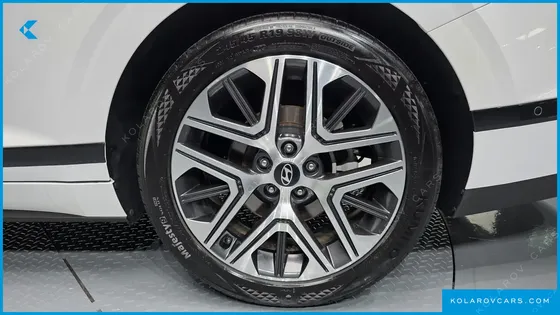 HYUNDAI GRANDEUR PREMIUM