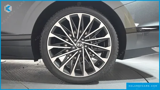 HYUNDAI GRANDEUR CALLIGRAPHY