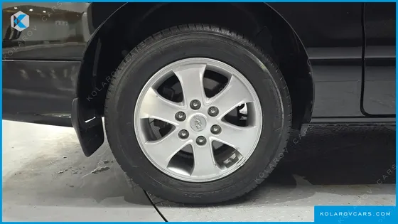 HYUNDAI STAREX 4WD URBAN 9-SEATER