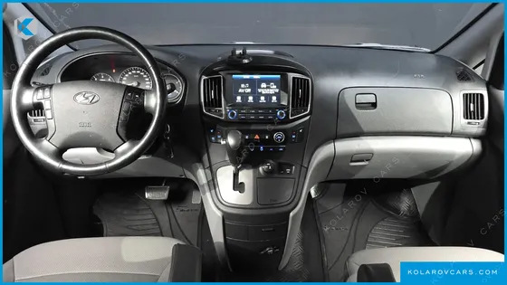 HYUNDAI STAREX 4WD URBAN 9-SEATER