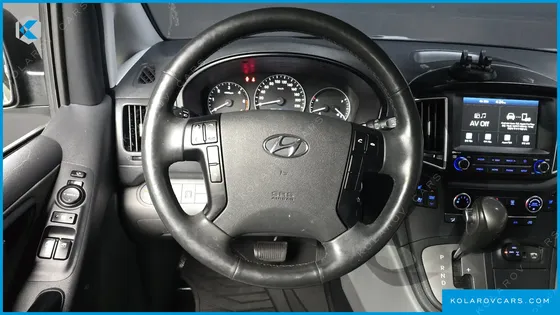 HYUNDAI STAREX 4WD URBAN 9-SEATER