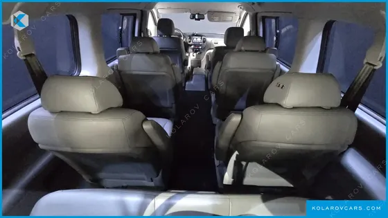 HYUNDAI STAREX 4WD URBAN 9-SEATER