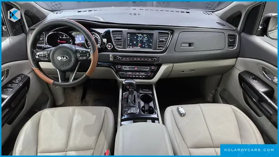 KIA CARNIVAL 7-SEATER LIMOUSINE