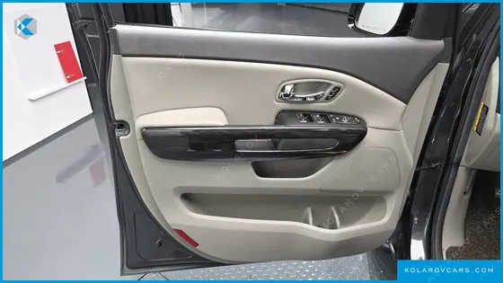 KIA CARNIVAL 7-SEATER LIMOUSINE