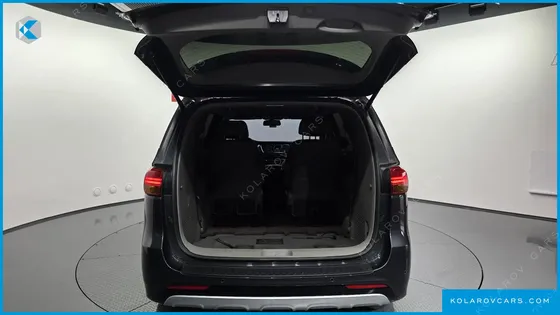 KIA CARNIVAL 7-SEATER LIMOUSINE