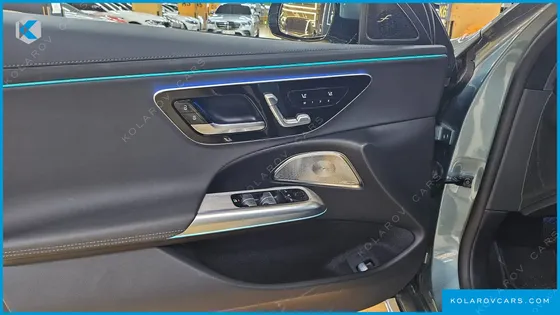 MERCEDES E-CLASS E300 4MATIC EXCLUSIVE