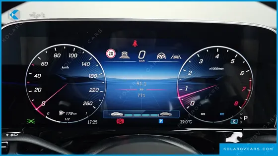MERCEDES E-CLASS E300 4MATIC AMG LINE